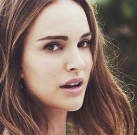 NATALIE PORTMAN : voilà POURQUOI elle n'aime PAS les PARISIENS