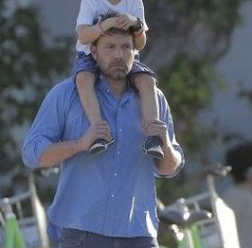 Le RHUME ROYAL du FILS de BEN AFFLECK
