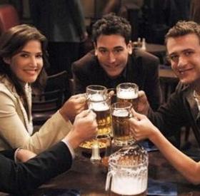HIMYM : cet ACTEUR vient de se FIANCER !