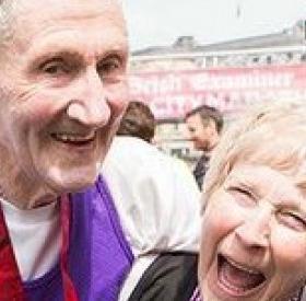 L'INCROYABLE 57ème anniversaire de MARIAGE de ce COUPLE 