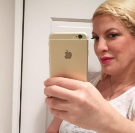 TORI SPELLING ENCEINTE : son BIDON IMPRESSIONNANT !