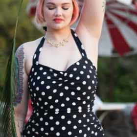 Cette marque de MAILLOTS fait CAMPAGNE pour les VRAIES FEMMES