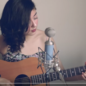 Elle va vous ENVOÛTER avec sa version de LA VIE EN ROSE