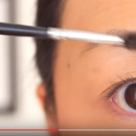 VIDÉO : se DESSINER les SOURCILS avec du CAFÉ, le TUTO qui CARTONNE !
