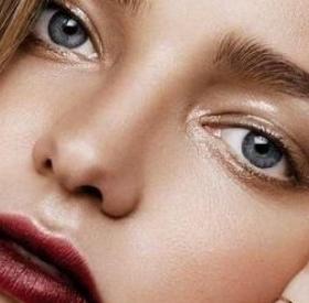 7 IDÉES MAKEUP de NOËL pour les PARESSEUSES