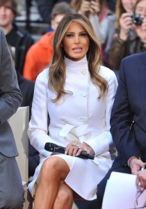 Le FOIRAGE ATOMIQUE du MOULAGE de MELANIA TRUMP !