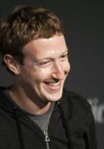 Mark Zuckerberg est un RIGOLO ! Regardez la PHOTO de son DRESSING