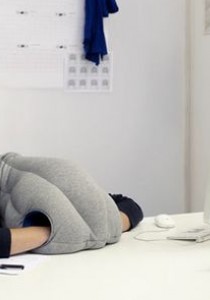 7 BONNES RAISONS de faire la SIESTE au BUREAU