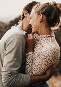 Il n'ose pas vous dire qu'il VOUS AIME quand il fait CA...