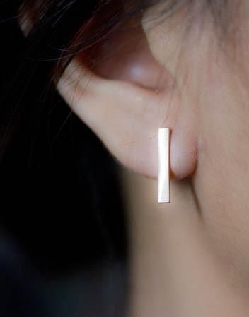 La BONNE boucle d'OREILLE en TOUTE CIRCONSTANCE