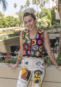 MILEY CYRUS dévoile sa PANSEXUALITÉ !