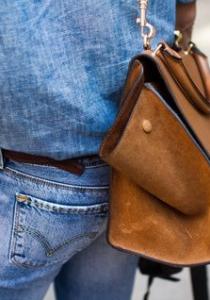 SAC DE FILLES : on y met quoi d’INDISPENSABLE ?