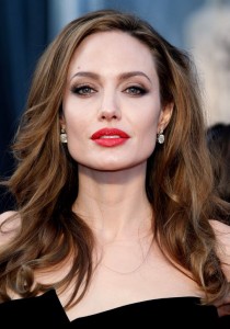 ANGELINA JOLIE : qui est le NOUVEL HOMME de sa VIE ?