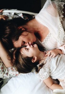 Les FILLES HARCELÉES par leur MAMAN RÉUSSISSENT le PLUS !