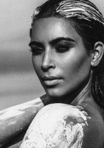 La MÉTAMORPHOSE de KIM KARDASHIAN AFFOLE la toile