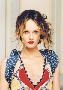 VANESSA PARADIS se LANCE dans le X ?!?!?