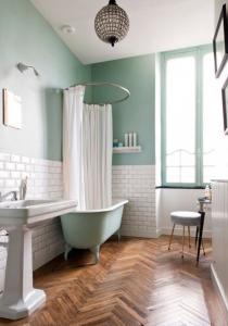 SALLE DE BAIN : 8 habitudes bien CRADES !