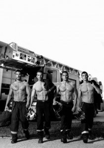Le calendrier 2017 des POMPIERS est HOT, HOT, HOT !!