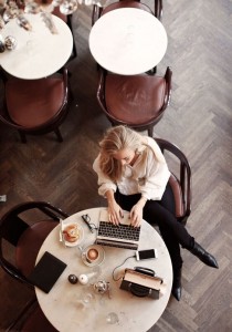 Seule au BUREAU ? Voilà comment vous OCCUPER !