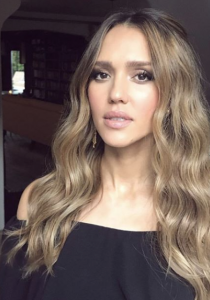 JESSICA ALBA : enceinte et sans TABOU