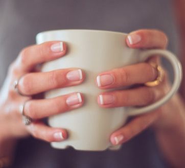 Ce que votre VERNIS révèle sur VOUS (oui oui on vous voit avec vos ongles ROUGES !)