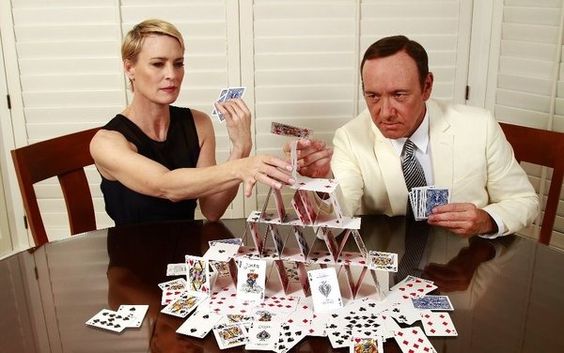 HOUSE OF CARDS : fin de l'INÉGALITÉ SALARIALE entre ROBIN WRIGHT et KEVIN SPACEY