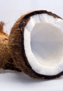 COMMENT OUVRIR une NOIX de COCO aussi SIMPLEMENT que si on coupait du BEURRE ?