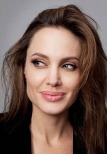 ANGELINA JOLIE en COUPLE avec cette ACTEUR PHARE !?