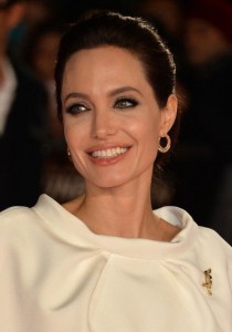 ANGELINA JOLIE : la PHOTO qui CHOQUE l'ANGLETERRE