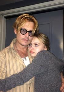 LILY-ROSE DEPP dévoile ses PENCHANTS SEXUELS et JOHNNY DEPP de réagir avec la plus grande CLASSE