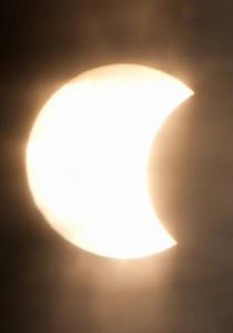 Eclipse solaire : le compte à rebours a commencé...