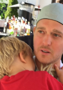 MICHAEL BUBLE : son PETIT GARÇON ATTEINT d'une TERRIBLE MALADIE