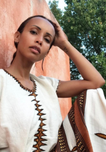 Cette ex-Miss FRANCE TOPLESS sur Instagram