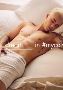 JUSTIN BIEBER : son SEXE RETOUCHÉ pour la PUB CALVIN KLEIN ?