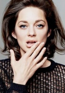 MARION COTILLARD en vient aux INSULTES !!!