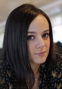 La petite FILLE d'ALIZÉE ouvre son COMPTE INSTAGRAM !