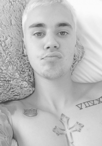 JUSTIN BIEBER provoque une BAGARRE et se prend une RACLÉE !