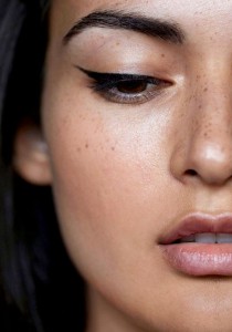 La TENDANCE "BLURRED LINER" qui va RÉSOUDRE tous vos PROBLÈMES d'EYELINER