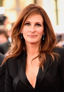 HALLUCINANT : JULIA ROBERTS dévoile son SALAIRE FOU !