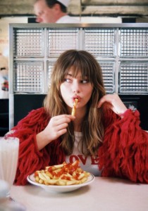 7 HUMEURS des FILLES qui ont toujours FAIM