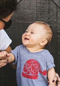 COMMENT survivre aux ENFANTS des AUTRES ? (Qu’on n’aime pas trop parce qu’ils sont cons et qu’ils bavent…)