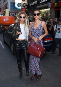 Ces TOP MODELS vont au MCDO après leur DÉFILÉ à la FASHION WEEK de NEW YORK