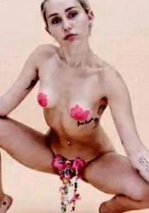 MILEY CYRUS, toujours plus TRASH !