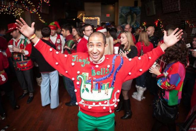 Alerte Pull Moche de Noël : Qui a Osé le Kitsch aujourd'hui ? 🎄✨