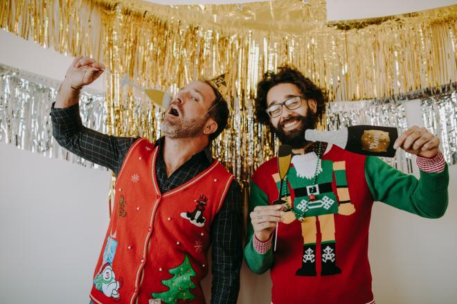 Pourquoi on aime les Pulls Moche de Noël ? Quand la mode rencontre l'humour festif!