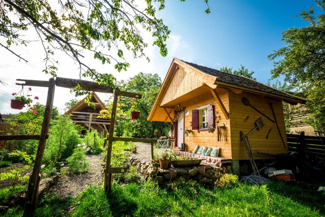 Abri de jardin en bois : l'astuce malin pour gagner de l'espace